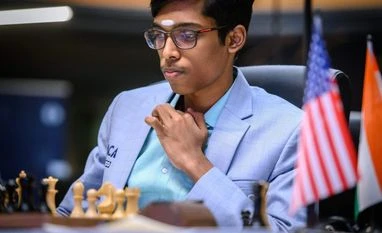 Gukesh draws with Wei Yi; Praggnanandhaa closes gap on top after win Praggnanandhaa R,Praggnanandhaa