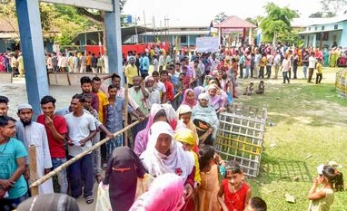 Tents, fans set up at K'taka polling centres to help beat heat on May 7 Lok Sabha polls,election,vote,voting,voter