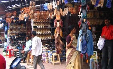 Kolhapuris blend heritage, tech as govt pushes for QR code authenticity Kolhapuri chappal shoe market footwear market