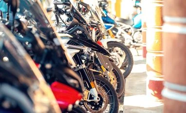 India's automobile exports rise 14% in Apr-Sept, led by PVs, two-wheelers two wheeler bikes auto sales