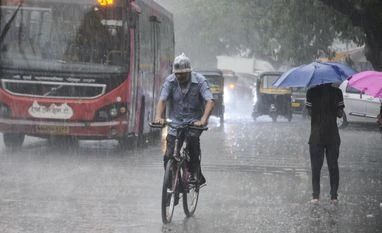 Kerala to receive heavy rainfall; IMD issues red alert for May 19, 20 Mumbai, rains