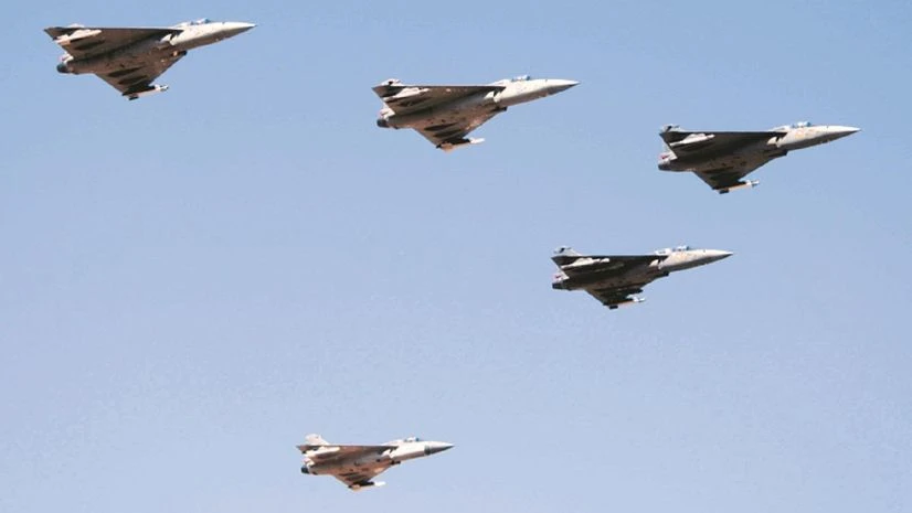 The Ministry of Defence is keen on bringing in private industry at the design & development stage. But, private firms want to come in later The Ministry of Defence is keen on bringing in private industry at the design & development stage. But, private firms want to come in later