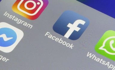 New York Legislature moves to ban 'addictive' social media feeds for kids Social media apps