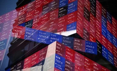 Asia stocks rise, dollar weak from multi-month highs as US yields tick down japan share stock market, japanese stocks, japan