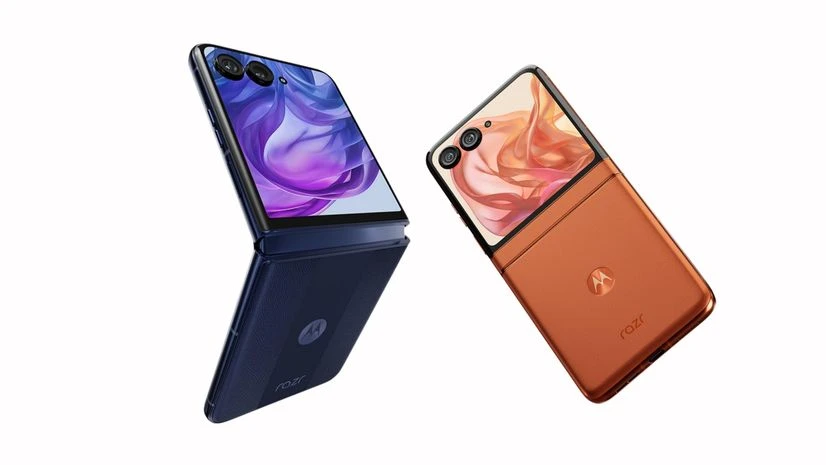 Motorola Razr 50 Ultra (left) and Razr 50 (right) Motorola Razr 50 Ultra (left) and Razr 50 (right)