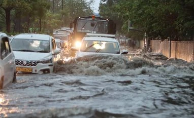 Heavy rains pound Delhi; 5 dead, waterlogging, traffic snarls add to chaos Rain, New Delhi Rain, Waterlooged