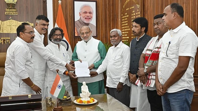 Jharkhand Governor CP Radhakrishnan receives resignation from CM Champai Soren Jharkhand Governor CP Radhakrishnan receives resignation from CM Champai Soren