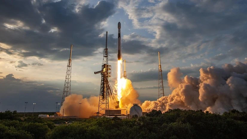 Space X Falcon 9 rocket Space X Falcon 9 rocket