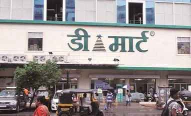 Avenue Supermarts reports flat net profit in Q1FY26 despite revenue growth Shares of Avenue Supermarts (DMart) have gained about 5 per cent over the past week on better-than-expected June quarter (Q1FY25) performance, hopes of a recovery in discretionary demand, and margin gains going ahead.