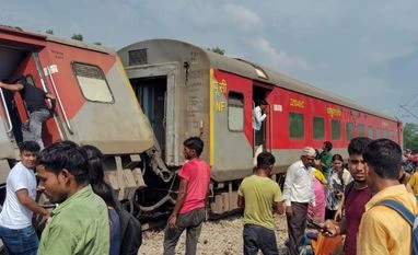 Gonda train accident: SDRF, NDRF teams deployed for restoration work Gonda Trian Accident, Gonda Train Derailed, Train Accident, Train Derailed