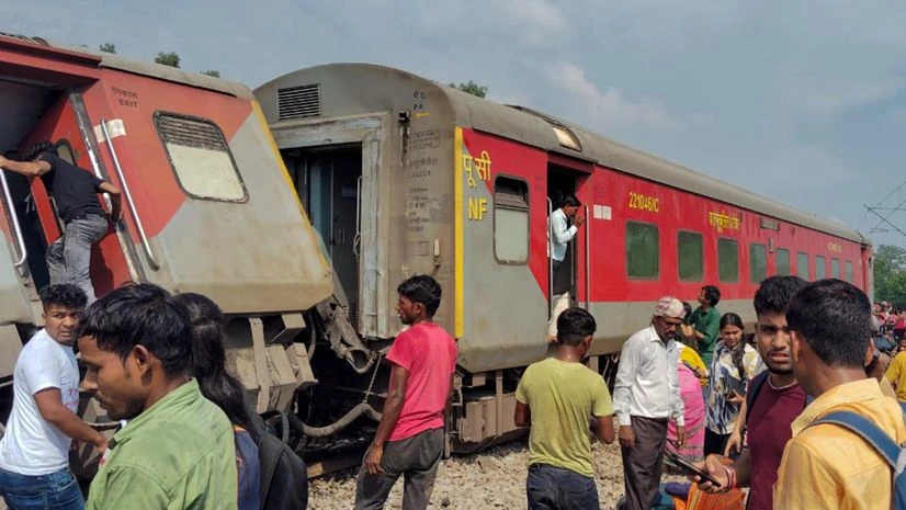 Gonda Trian Accident, Gonda Train Derailed, Train Accident, Train Derailed Gonda Trian Accident, Gonda Train Derailed, Train Accident, Train Derailed