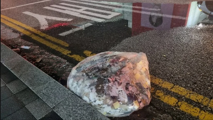 North Korea drops trash balloons near President's compound in South Korea North Korea drops trash balloons near President's compound in South Korea (Photo: Reuters)