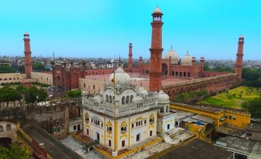 Pakistan to give visa on arrival to Sikhs, exempt visa fee from 126 nations Pakistan