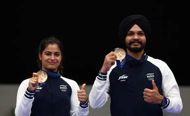'Please feed me': Sarabjot enjoys food at India house after winning bronze Sarabjot Singh, Sarabjot, Manu Bhaker, Manu