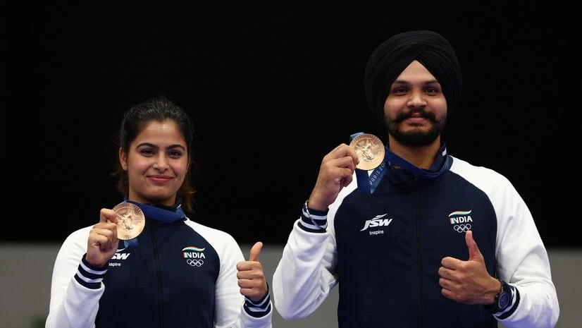 'Please feed me': Sarabjot enjoys food at India house after winning bronze | Olympic Games News Sarabjot Singh, Sarabjot, Manu Bhaker, Manu