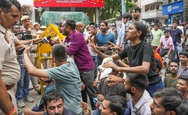 Presidency University acting VC under gherao for over 12 hrs by students Protest, Students Protest, Coaching Centre Protest