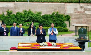 Vietnam PM Pham Minh Chinh pays homage to Mahatma Gandhi at Rajghat Pham Minh Chinh, Pham, Pham Minh