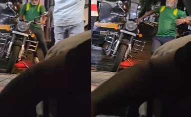 Vinod Kambli struggles to walk, fans express concerns over his health Vinod Kambli