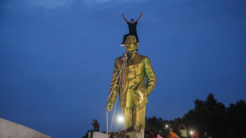 Bangladesh crisis, Sheikh Mujibur Rehman statue Bangladesh crisis, Sheikh Mujibur Rehman statue