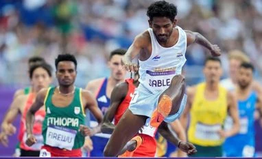 Why are 16 athletes taking part in 3000m steeplechase final instead of 15? Paris Olympics 2024 3000m steeplechase final