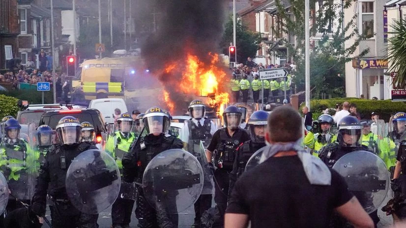 Elon Musk's riot tweets spur UK to seek tougher social media rules | World News UK riots, United Kingdom riots