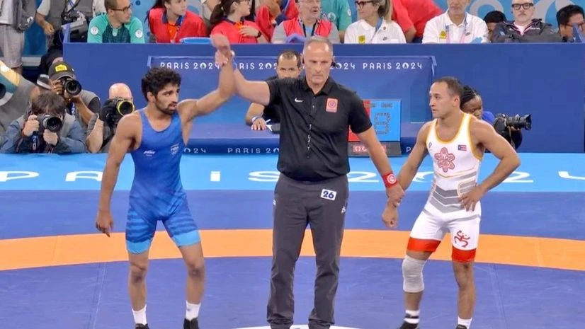 Aman Sehrawat after winning bronze medal at Paris Olympics.(Pic: Twitter) Aman Sehrawat after winning bronze medal at Paris Olympics.(Pic: Twitter)