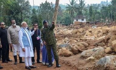 Kerala not alone, Centre will spare no effort to help rehabilitation: PM PM Modi, Narendra modi, Wayanad