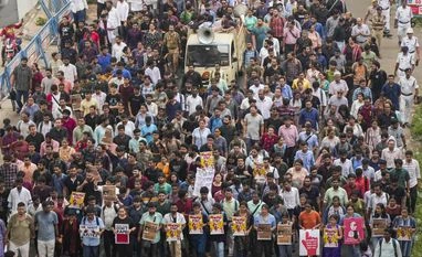 Junior docs call off 'total cease work', threaten to launch hunger strike Doctor Protest, Protest, Kolkata Doctor Protest
