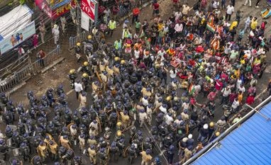 Nabanna Abhijan clashes: BJP calls for 12-hour Bengal bandh. Updates Protest, kolkata protest, Kolkata March, Howrah March