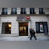 HSBC weighs cost-cutting plan of up to $300 million, targeting top ranks HSBC