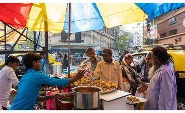 RBI nudges fintechs to consider granting same-day loans to street hawkers Street vendors, Street Hawkers