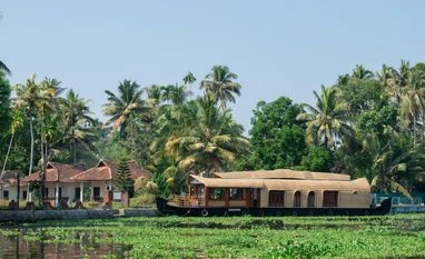 Kerala plans media campaign, bloggers' meet in Wayanad to attract tourists Kerela, Kerela Tourism