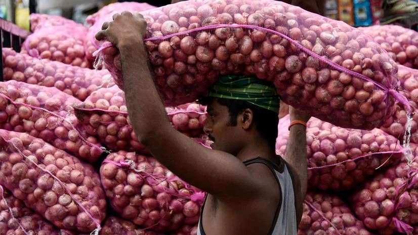 Govt removes MEP on basmati rice, onion; tightens stock limit on wheat | Economy & Policy News Labourers,Labourer, onion, onions