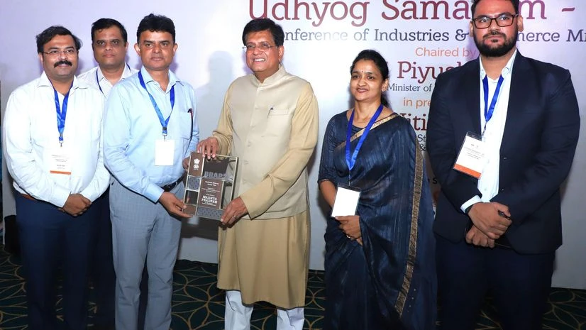 Madhya Pradesh bags 'top achiever' status in DPIIT business reforms | India News Principal Secretary of the Department of Industrial Policy and Investment Promotion, MP Government Raghavendra Singh received the memento