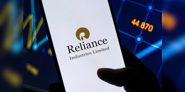 Mcap of 9 of 10 valued firms erodes Rs 4.74 trn; RIL, HDFC Bank hit hard