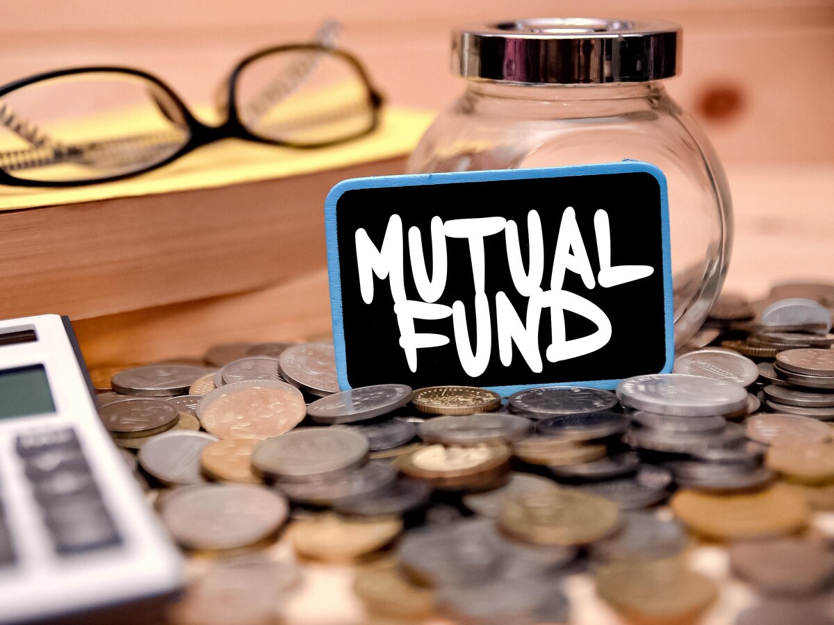 Equity mutual fund inflows decline 14% to Rs 35,943 crore in November |  News on Markets - Business Standard