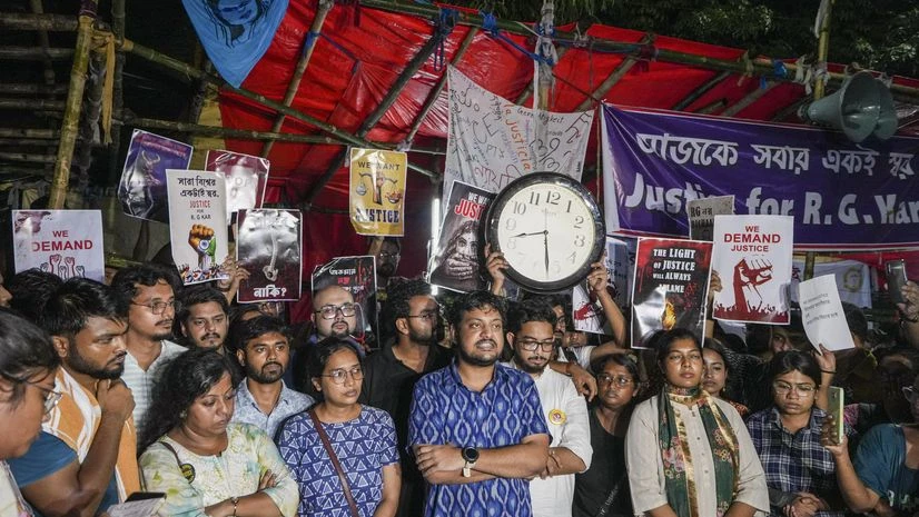 Junior doctors' hunger strike enters 10th day, another medic hospitalised | India News Protest, Doctor Protest, Kolkata Doctor Protest, Junior doctor Protest