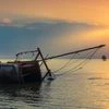 boat capsized, boat