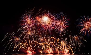 Diwali firecrackers cause 875% spike in pollution, reveals new report diwali pollution