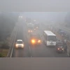 Mathura: Vehicles ply on the Delhi-Agra National Highway amid fog, in Mathura, Thursday, Nov 14, 2024. (Photo: PTI) Mathura: Vehicles ply on the Delhi-Agra National Highway amid fog, in Mathura, Thursday, Nov 14, 2024. (Photo: PTI)