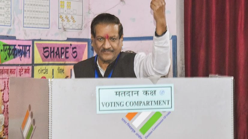 Prithviraj Chavan, Election, Maharashtra Election, Maharashtra Polls, Vote, Voting Prithviraj Chavan, Election, Maharashtra Election, Maharashtra Polls, Vote, Voting
