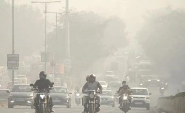 Delhi air remains 'moderate' for third day, AQI at 130 as temperature rises Pollution, Gurugram Pollution