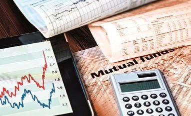 Fund Pick: JM Flexi Cap Fund remains focused, steady, ahead of the curve Online investment platforms are rapidly reshaping the mutual fund (MF) distribution landscape. The share of direct plans in SIP (systematic investment plan) accounts has climbed to nearly 40 per cent from around 21 per cent four years ago, indicating