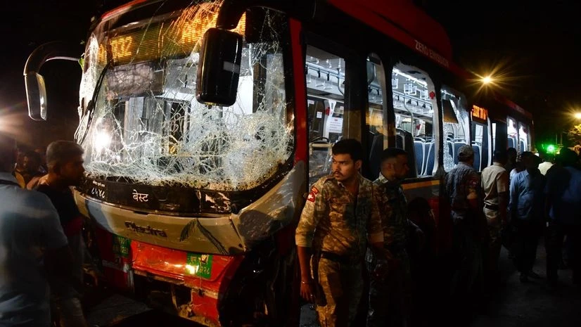 Bus Crash, Mumbai Bus Crash, Mumbai Bus rammed, Mumbai Accident, Bus Accident Bus Crash, Mumbai Bus Crash, Mumbai Bus rammed, Mumbai Accident, Bus Accident