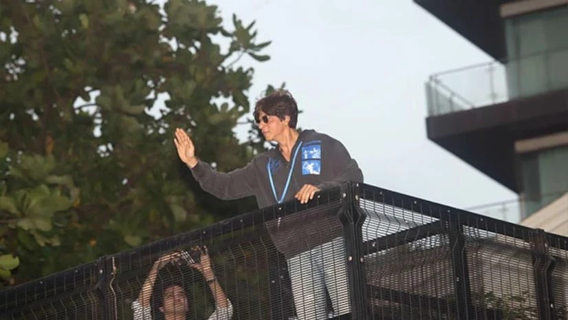 Shah Rukh Khan is planning to add two new floors to Mannat Shah Rukh Khan is planning to add two new floors to Mannat