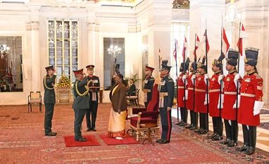 President Murmu confers honorary rank of General on Nepal's army chief Murmu