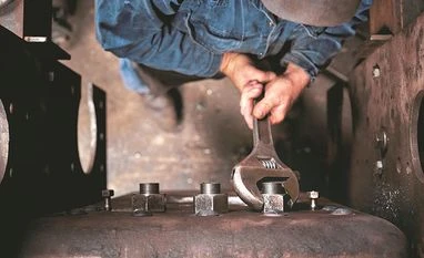 Manufacturing firms see a sharp decline in operating profit, negative growth for second quarter in a row Manufacturing firms see a sharp decline in operating profit, negative growth for second quarter in a row