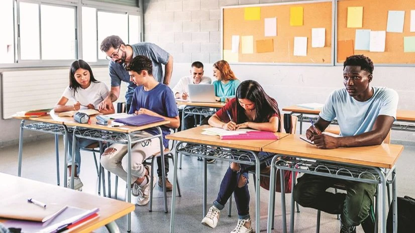 US colleges ask foreign students to get to campus before Trump takes office US colleges ask foreign students to get to campus before Trump takes office