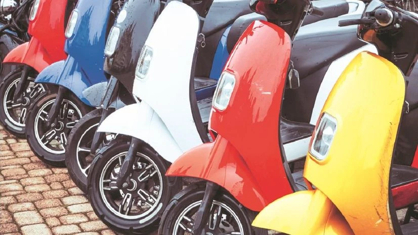 Buoyed up by distribution expansion, a bevy of new launches, and the entry of Honda Motorcycles with electric Activa, two-wheeler manufacturers are confident that electric scooter (e-scooter) penetration could rise to a fourth or fifth of the total Buoyed up by distribution expansion, a bevy of new launches, and the entry of Honda Motorcycles with electric Activa, two-wheeler manufacturers are confident that electric scooter (e-scooter) penetration could rise to a fourth or fifth of the total