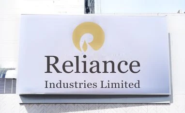 RIL, Bajaj Fin: Ruchit Jain of Motilal Oswal bets on 3 stocks to buy today Reliance
